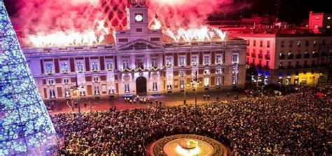 Tradiciones de Nochevieja en España y América。